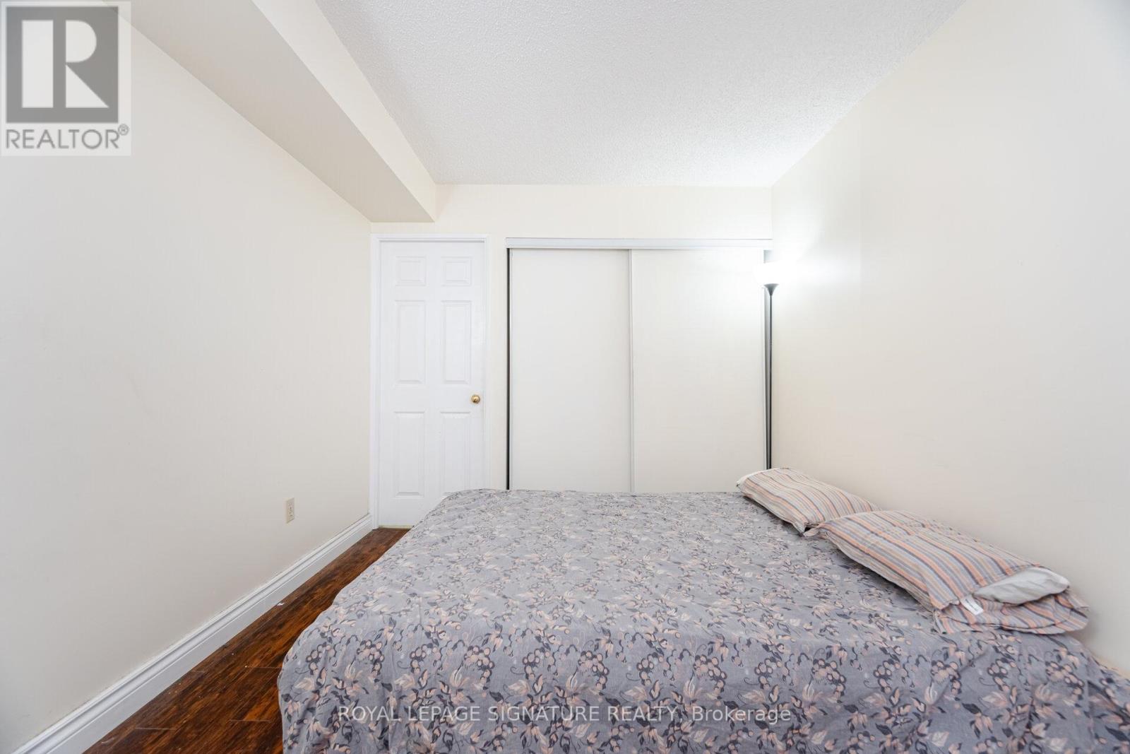 910 - 250 Webb Drive, Mississauga, Ontario  L5B 3Z4 - Photo 11 - W12173400