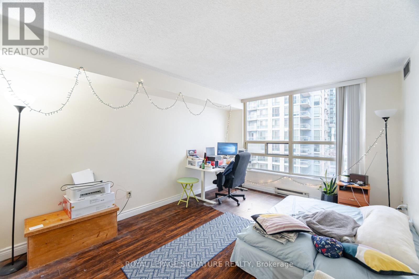 910 - 250 Webb Drive, Mississauga (City Centre), Ontario  L5B 3Z4 - Photo 16 - W12173400