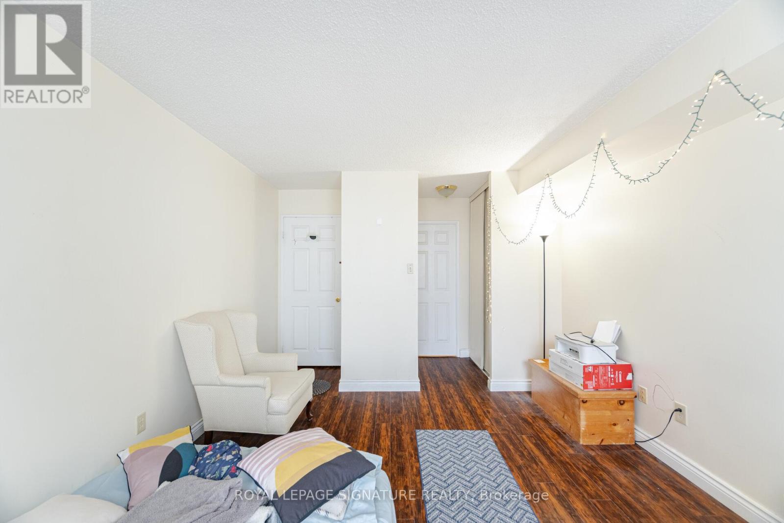 910 - 250 Webb Drive, Mississauga (City Centre), Ontario  L5B 3Z4 - Photo 17 - W12173400