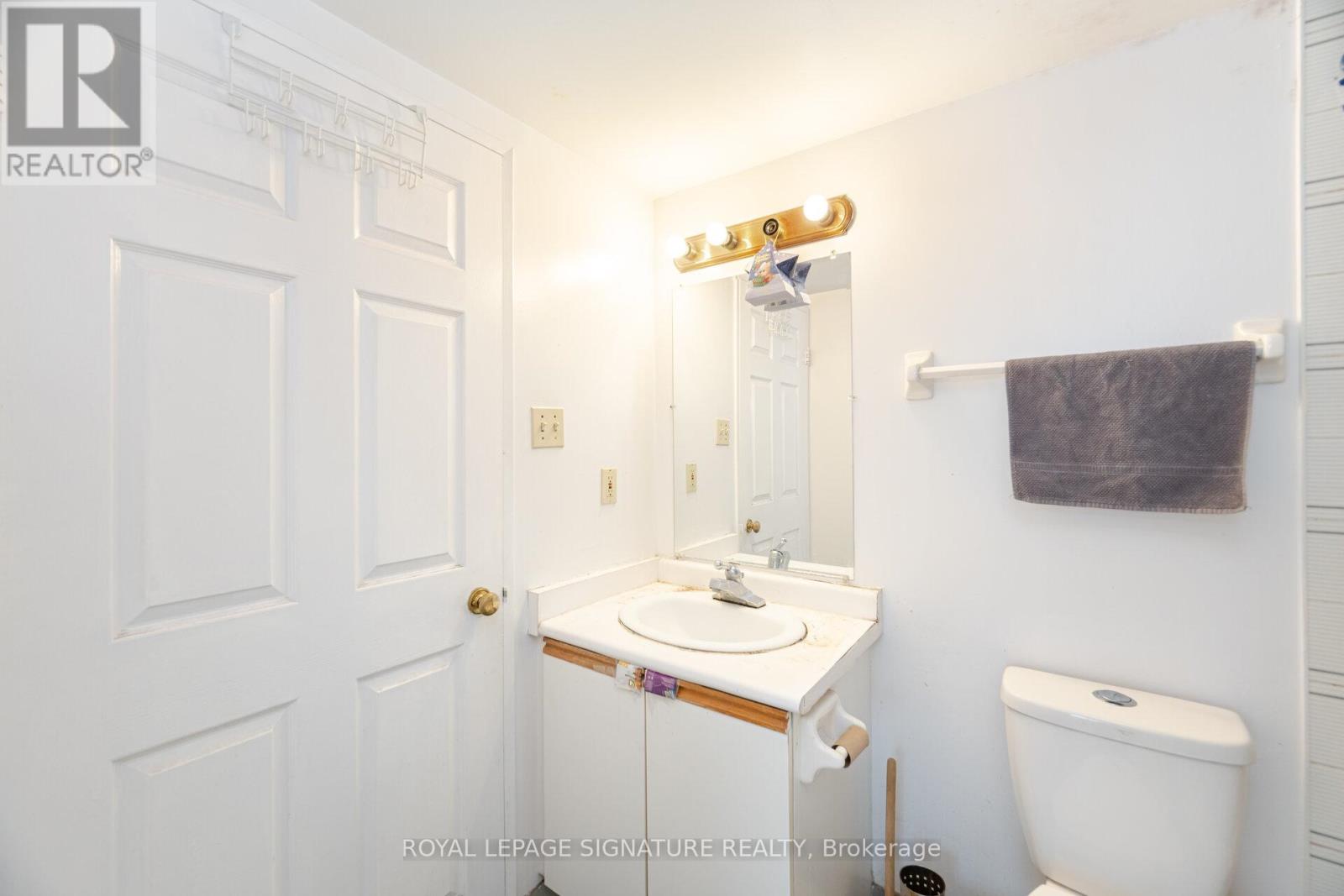 910 - 250 Webb Drive, Mississauga (City Centre), Ontario  L5B 3Z4 - Photo 19 - W12173400