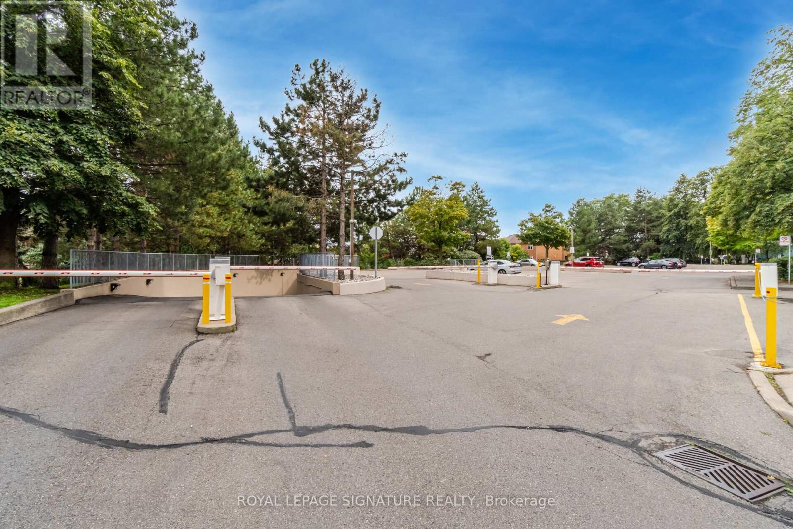 910 - 250 Webb Drive, Mississauga (City Centre), Ontario  L5B 3Z4 - Photo 34 - W12173400