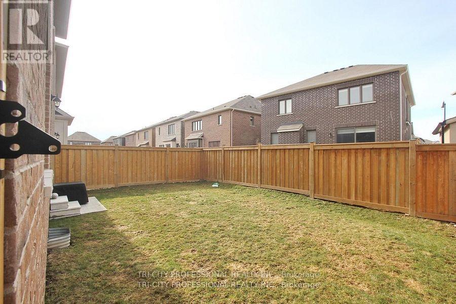 16 Dolucci Crescent, Brampton, Ontario  L7A 5E9 - Photo 16 - W12173450
