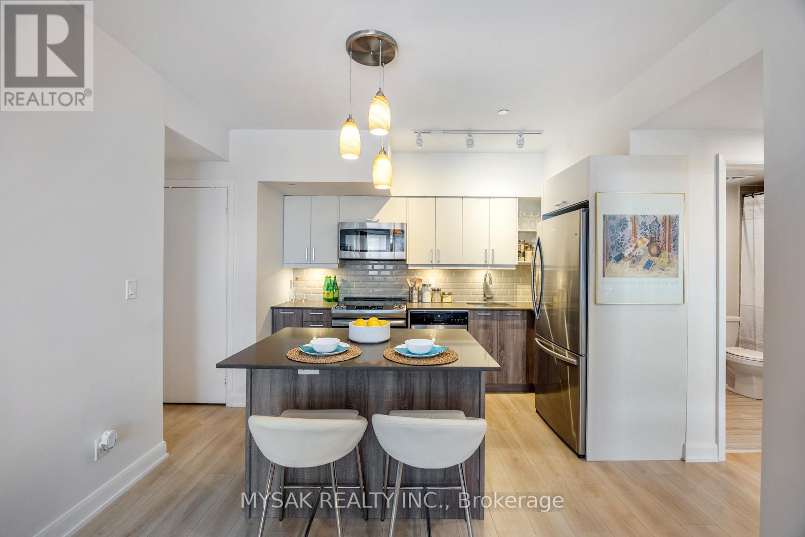 305 - 385 Osler Street, Toronto, Ontario  M6N 0B2 - Photo 3 - W12173455
