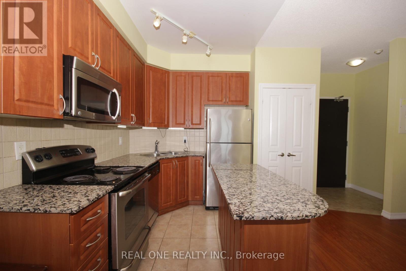 2110 - 225 Webb Drive, Mississauga, Ontario  L5B 4P2 - Photo 8 - W12173456