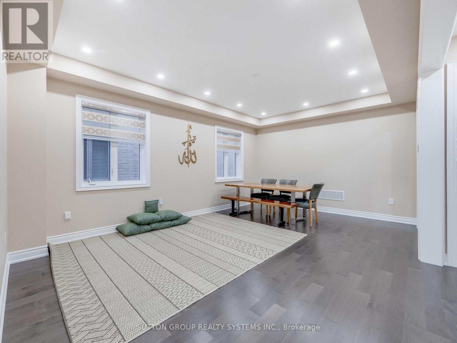 1527 Mendelson Heights, Milton, Ontario  L9E 1H3 - Photo 15 - W12173460