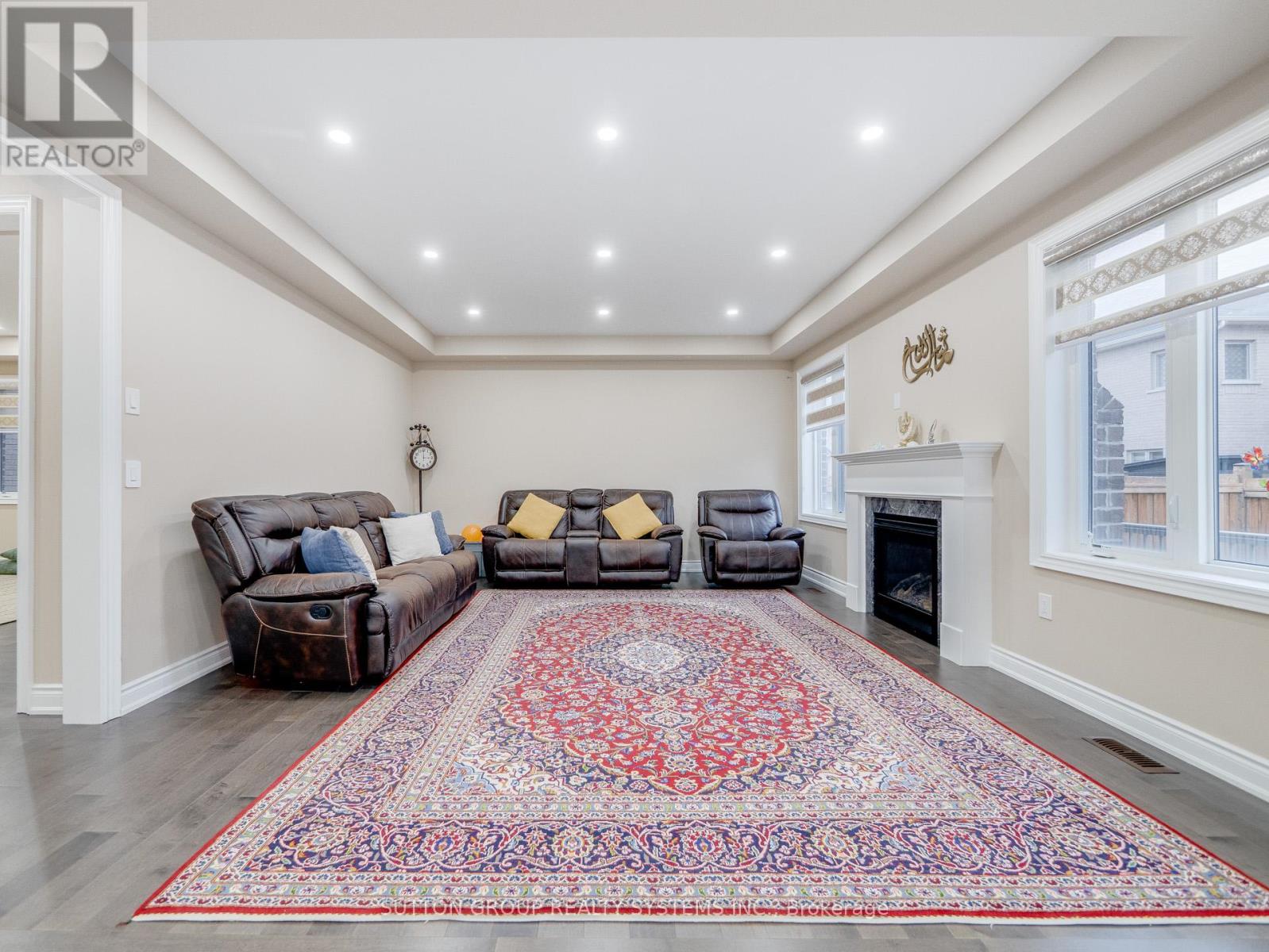 1527 Mendelson Heights, Milton, Ontario  L9E 1H3 - Photo 18 - W12173460