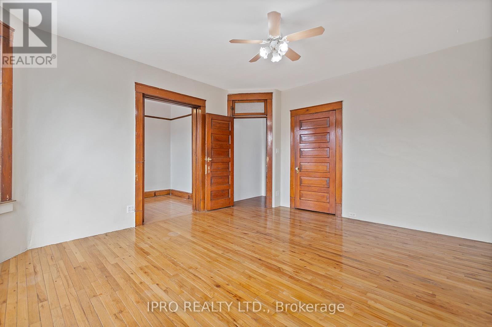 15 Macdonell Avenue E, Toronto, Ontario  M6R 2A3 - Photo 20 - W12173467