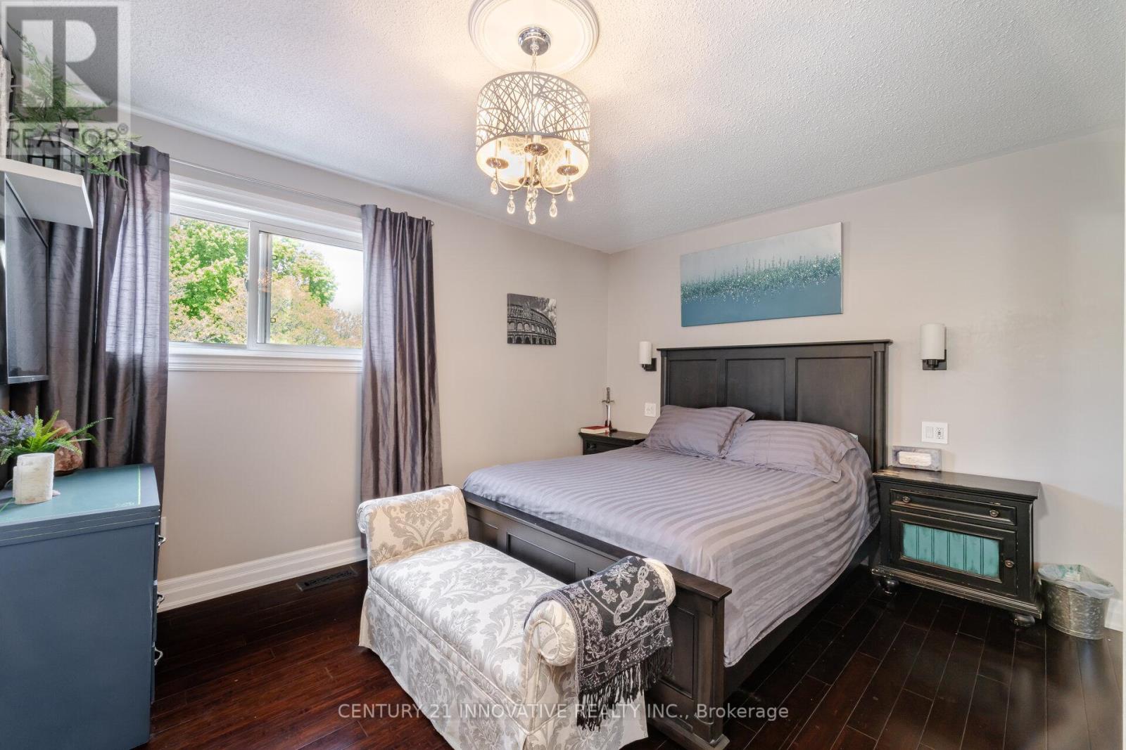 37 Massey Street, Brampton, Ontario  L6S 2V7 - Photo 13 - W12173481