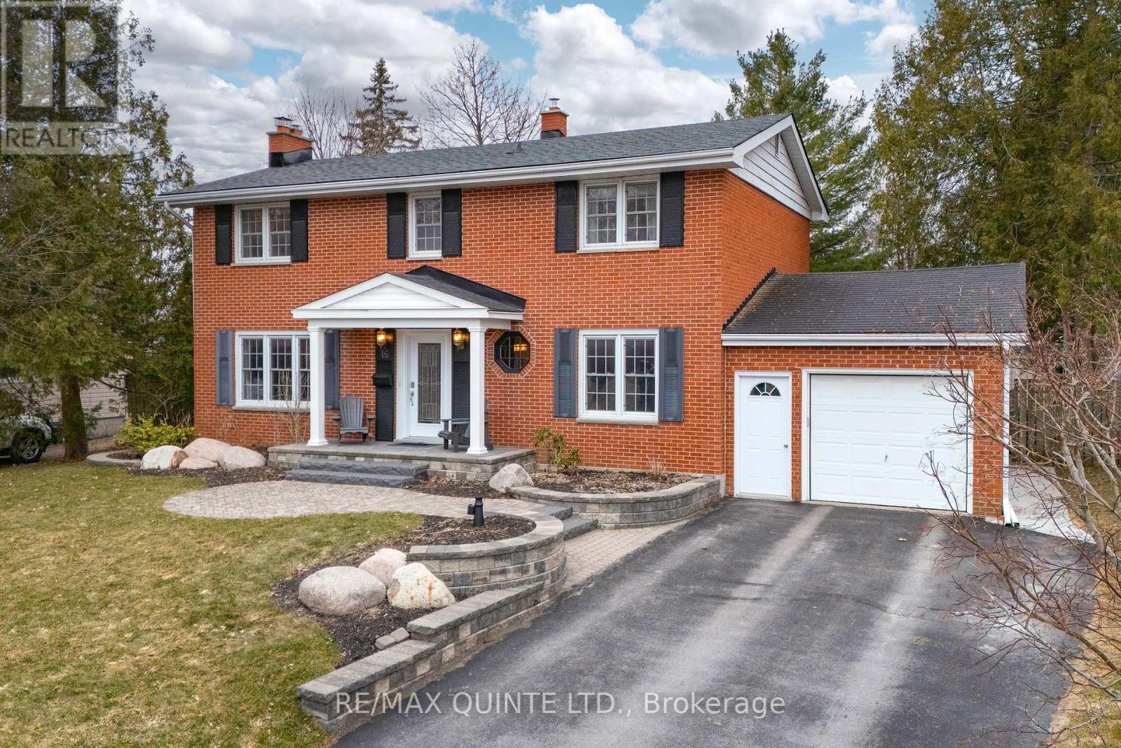 16 Rosewood Avenue, Belleville, Ontario K8N 4E9 - Photo 1 - X12173512