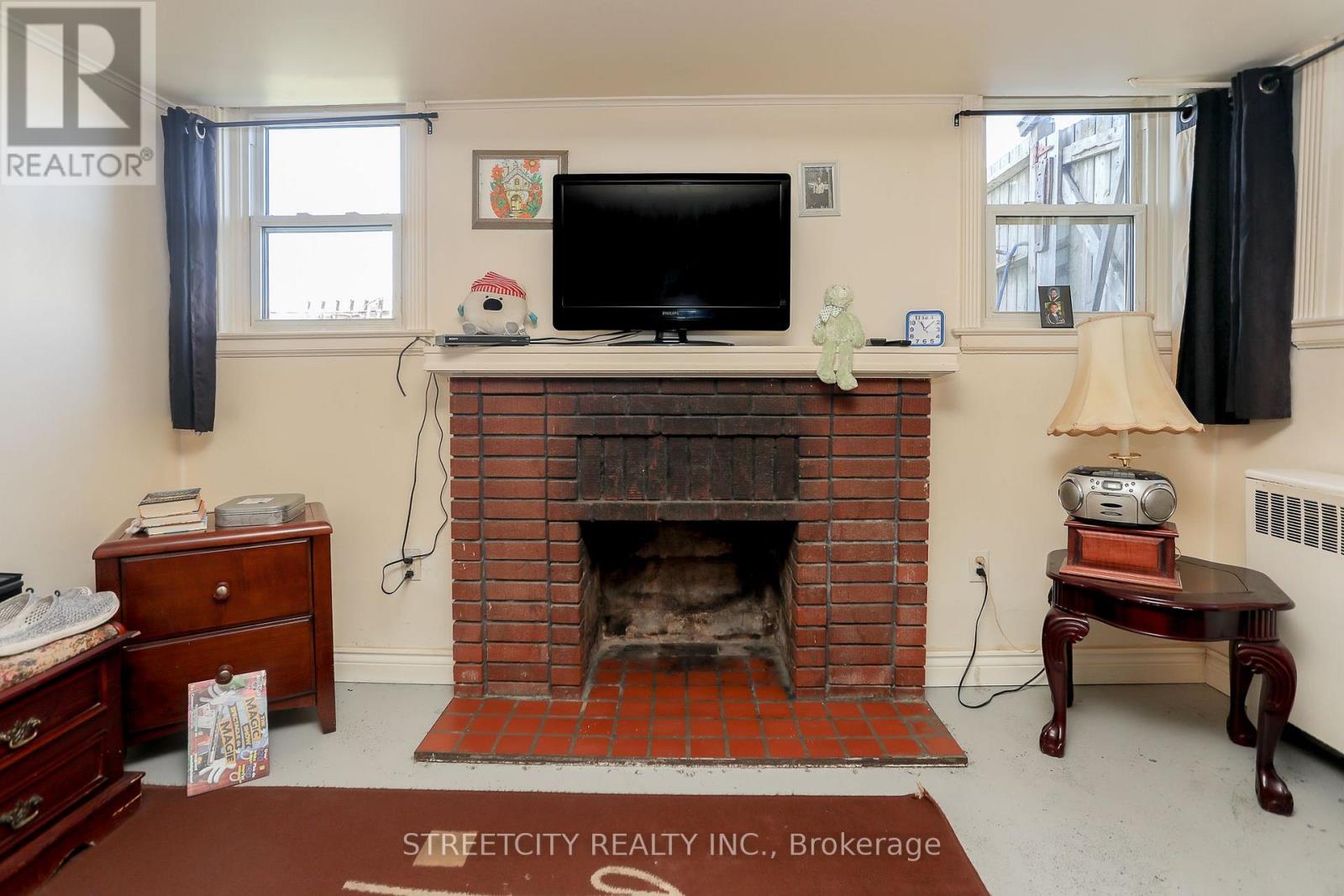 1843 Dundas Street E, London East (East H), Ontario  N5W 3E6 - Photo 37 - X12173558