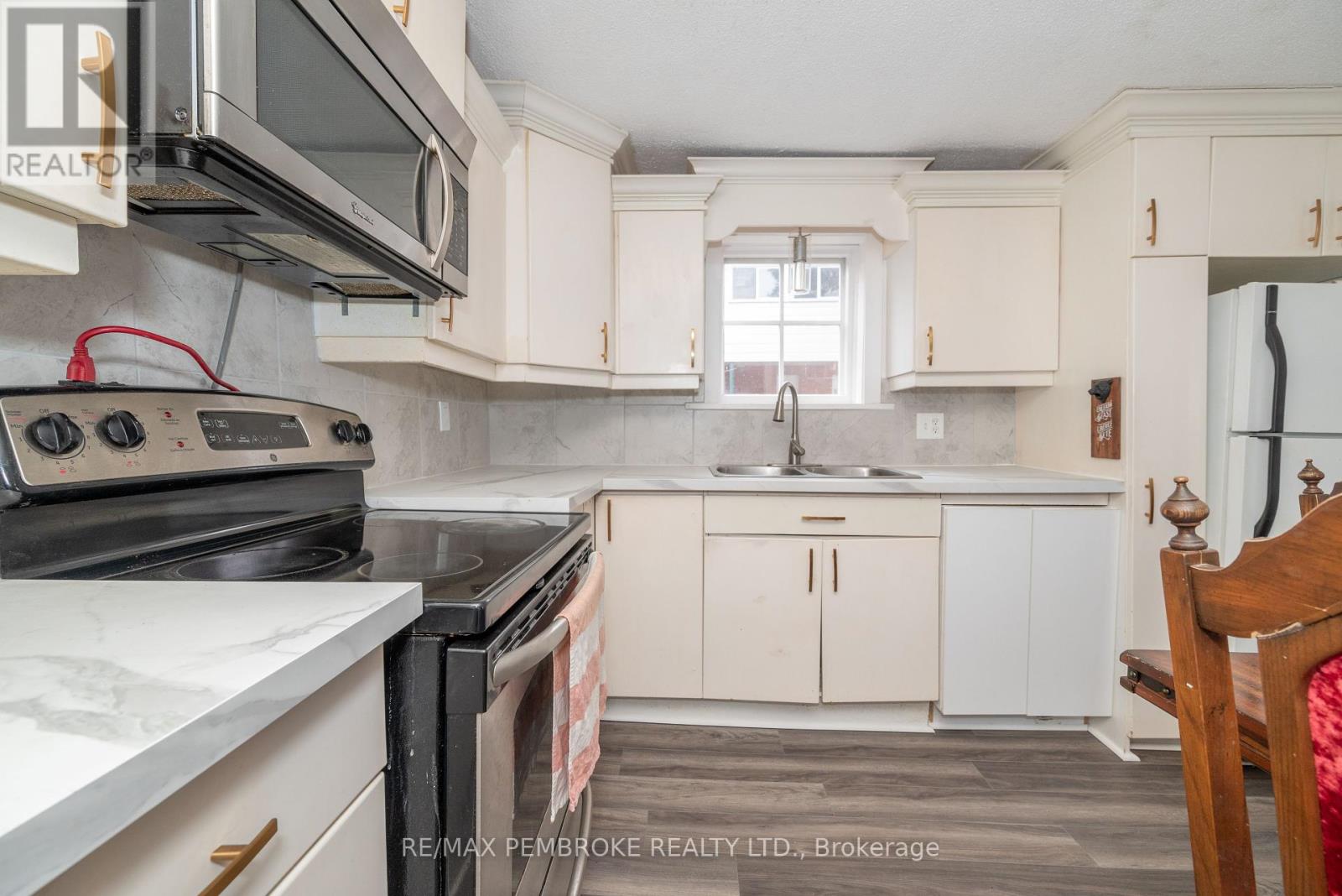 221 Renfrew Street, Pembroke, Ontario  K8A 5S2 - Photo 21 - X12173516