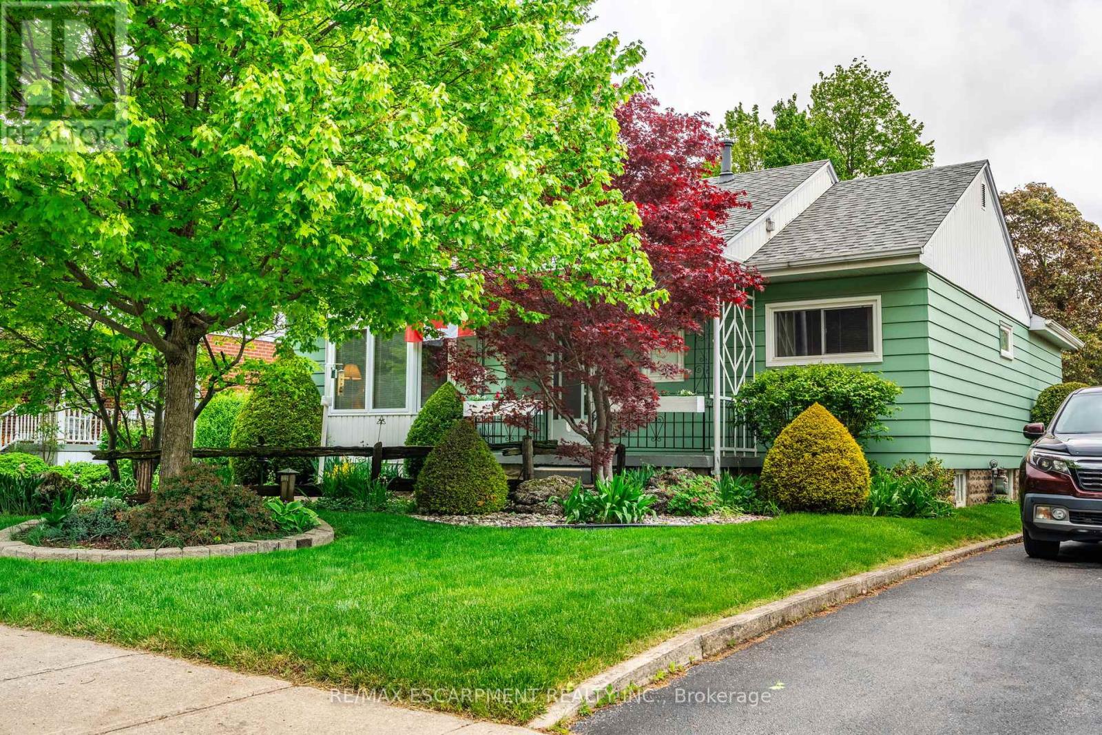 Property at 35 KEMP DRIVE image 4