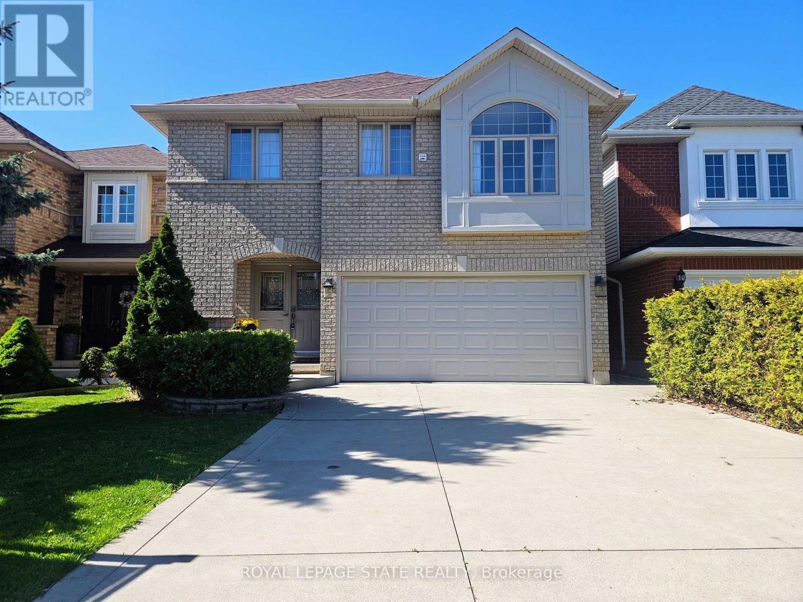 19 Claudette Gate, Hamilton, Ontario  L9B 2S3 - Photo 1 - X12173386