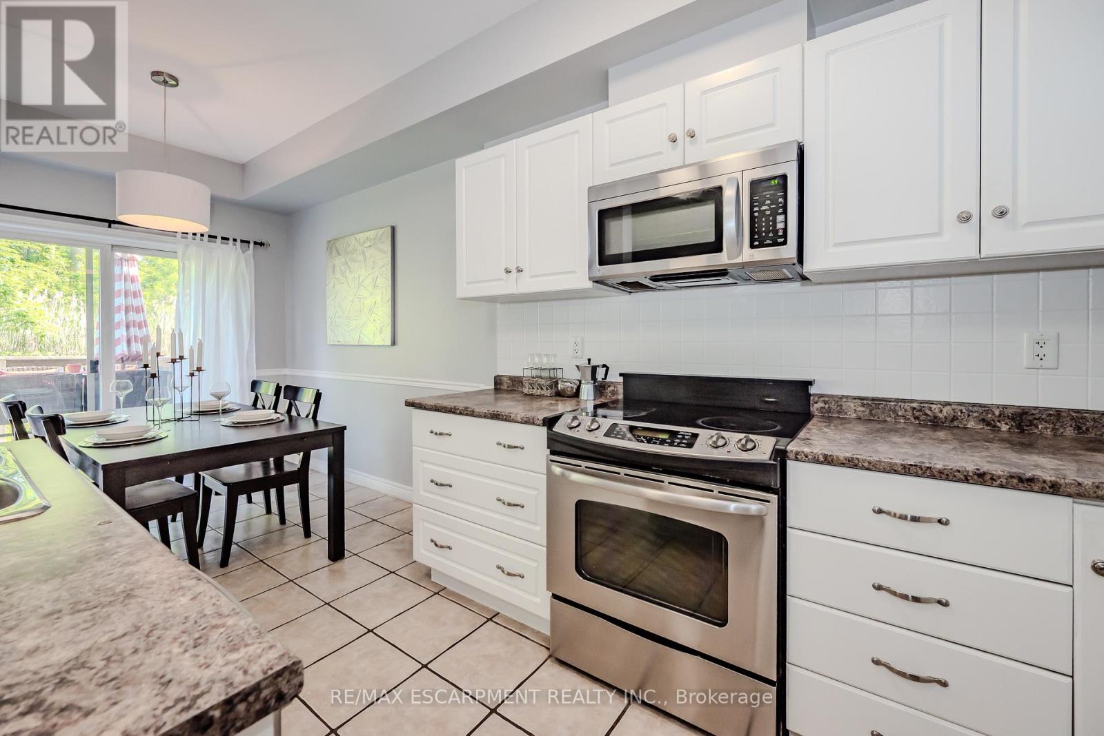 56 Liddycoat Lane, Hamilton, Ontario  L9G 0A7 - Photo 12 - X12173418