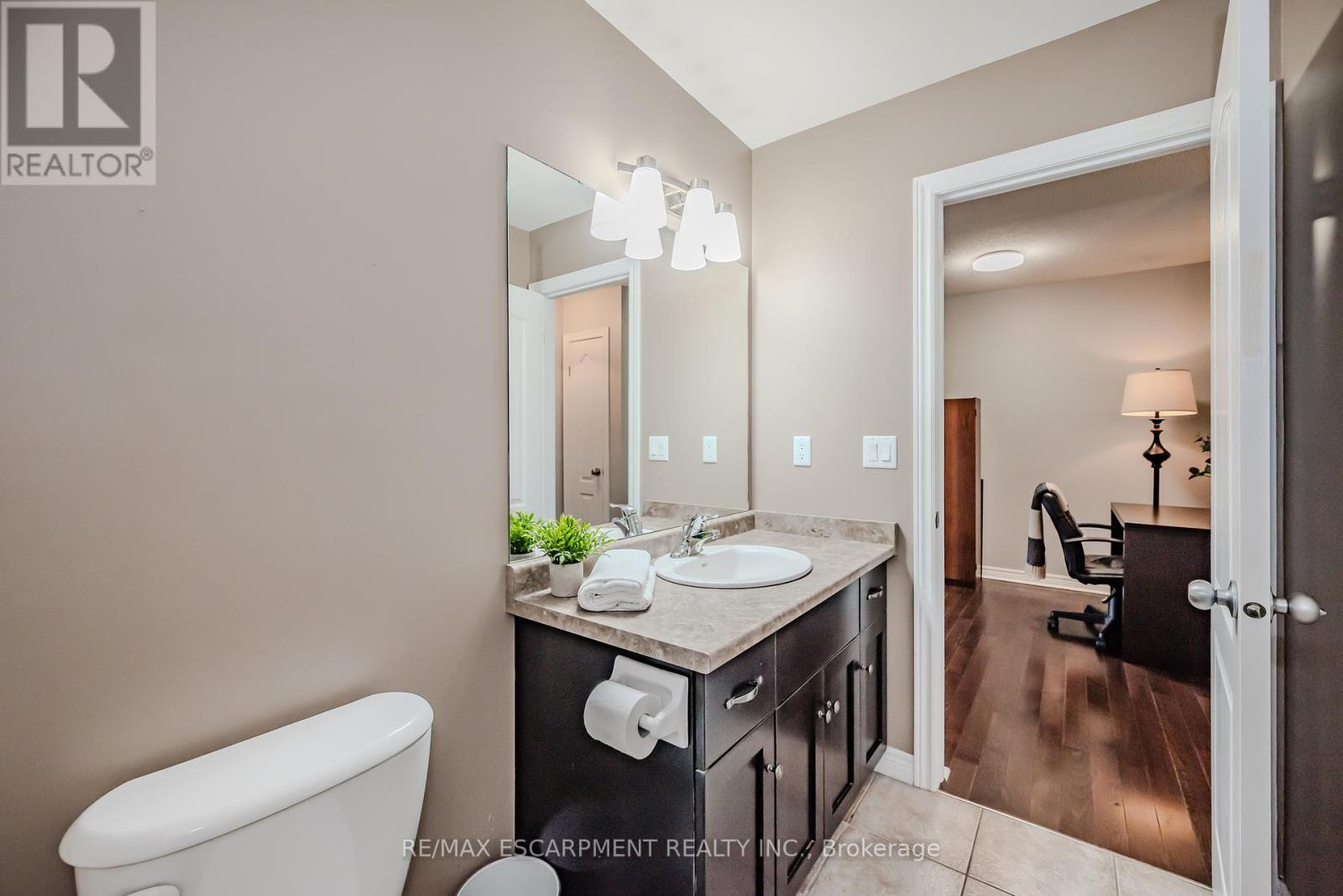 56 Liddycoat Lane, Hamilton, Ontario  L9G 0A7 - Photo 37 - X12173418