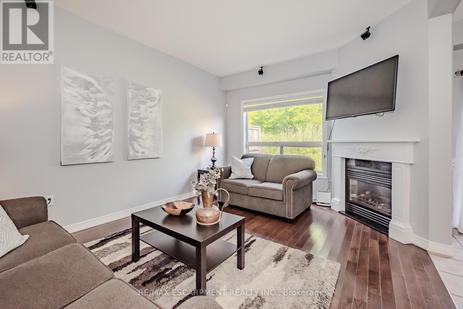 Property at 56 LIDDYCOAT LANE image 5