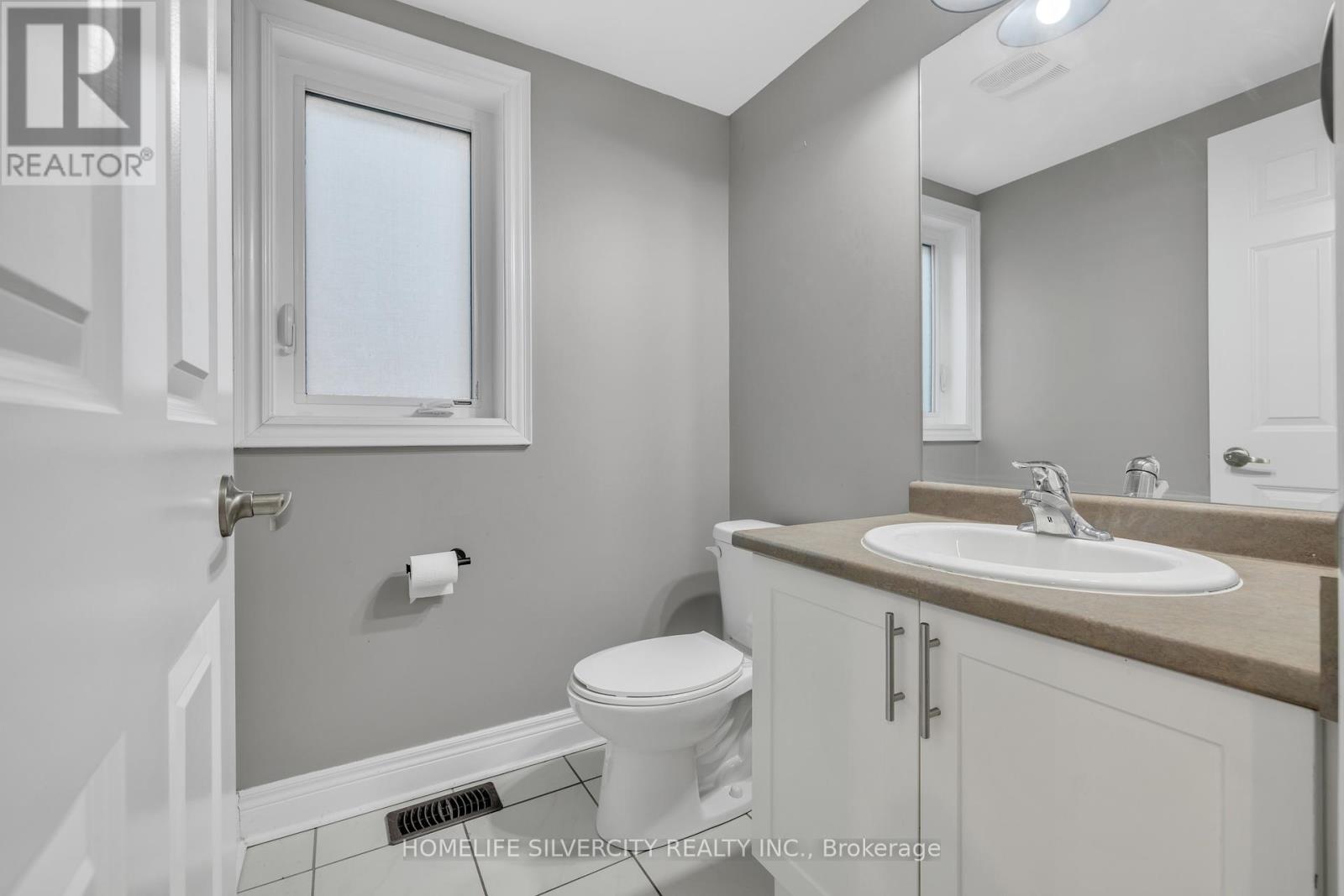 390 Thompson Street, Woodstock, Ontario  N4T 0G6 - Photo 2 - X12173452