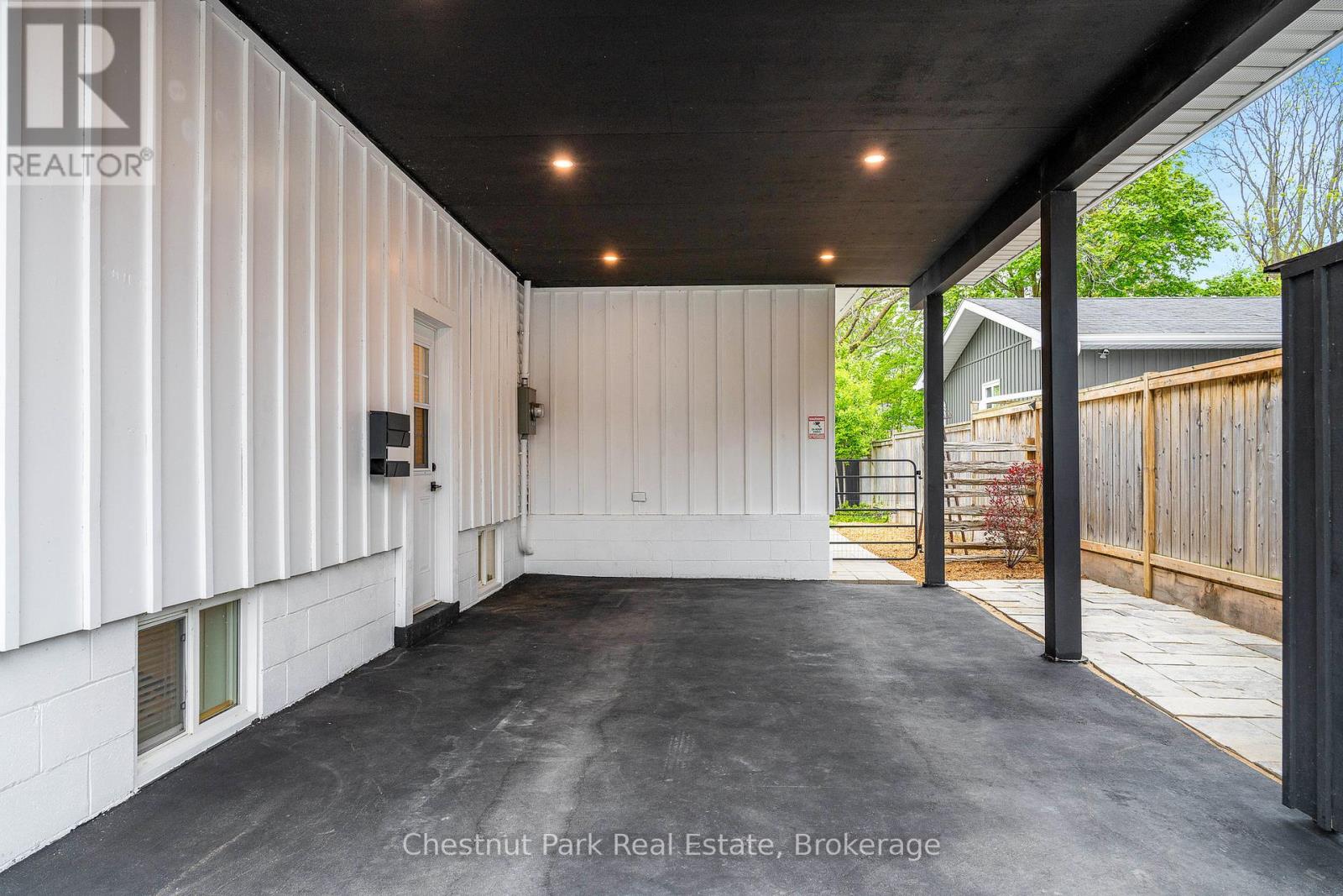 Property at 323 OAK STREET image 3