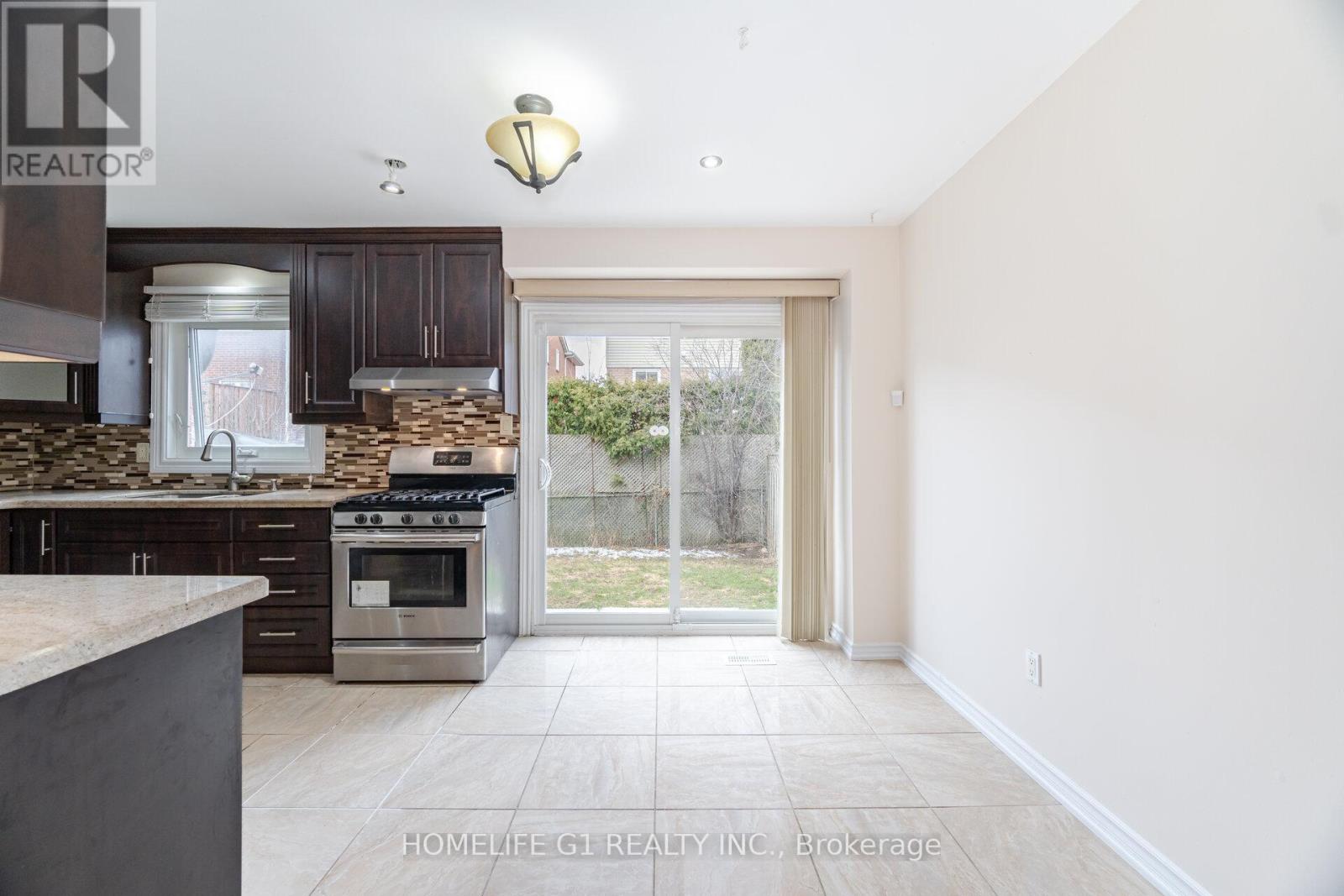 18 Laurel Valley Court, Vaughan, Ontario  L4K 2B3 - Photo 14 - N12167138