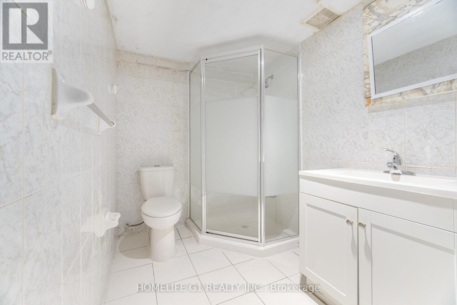 18 Laurel Valley Court, Vaughan, Ontario  L4K 2B3 - Photo 40 - N12167138