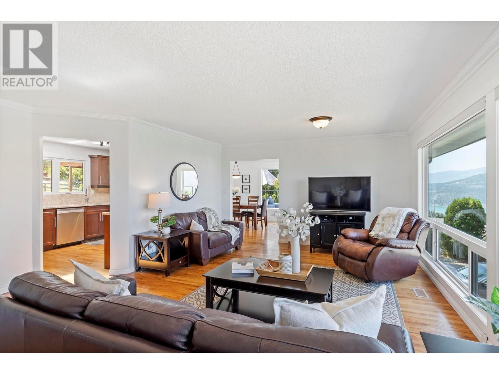 Property at 14251 East Hill Road image 3