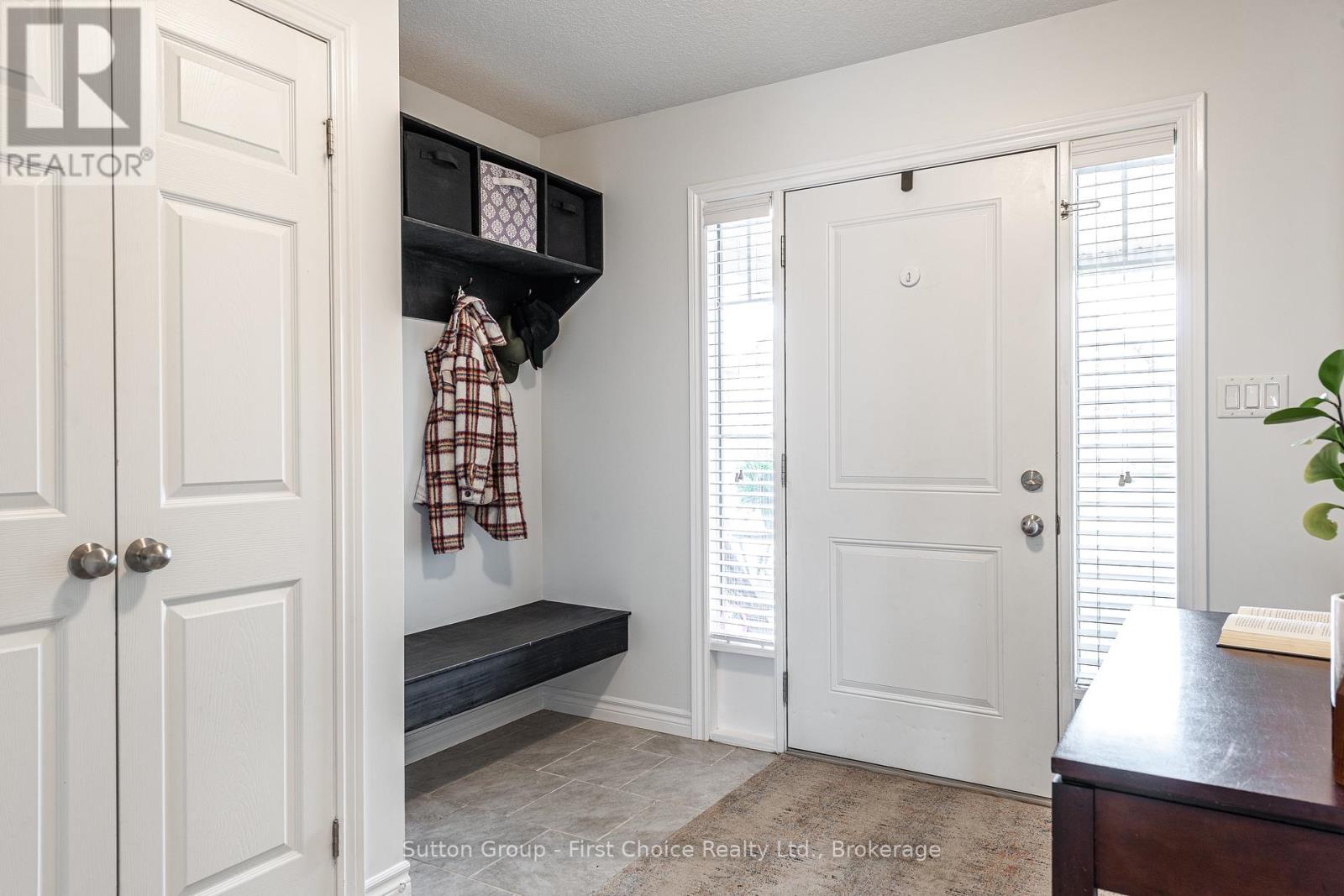 Property at 566 FORMAN AVENUE image 5
