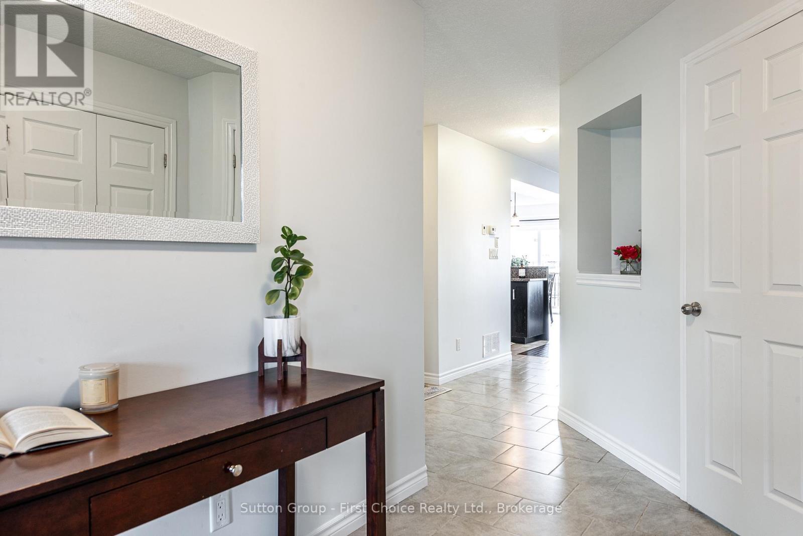 566 Forman Avenue, Stratford, Ontario  N5A 0C6 - Photo 7 - X12173518
