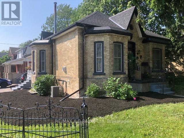 246 WELLINGTON STREET, stratford, Ontario