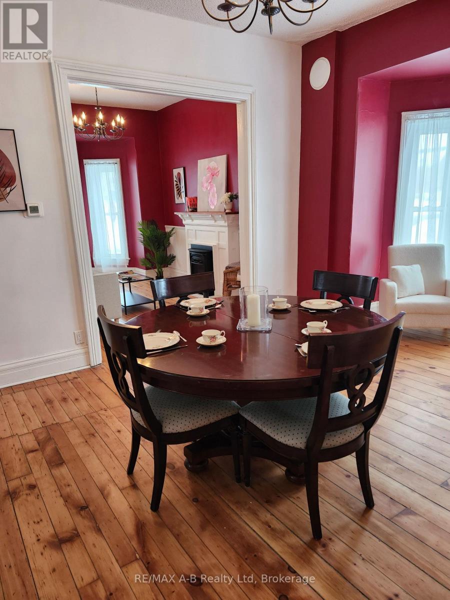 246 Wellington Street, Stratford, Ontario  N5A 2L6 - Photo 37 - X12173574