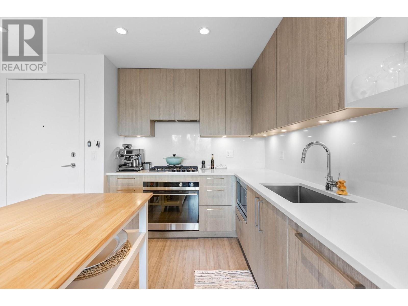 309 747 E 3rd Street, North Vancouver, British Columbia  V7L 1G8 - Photo 8 - R3001673