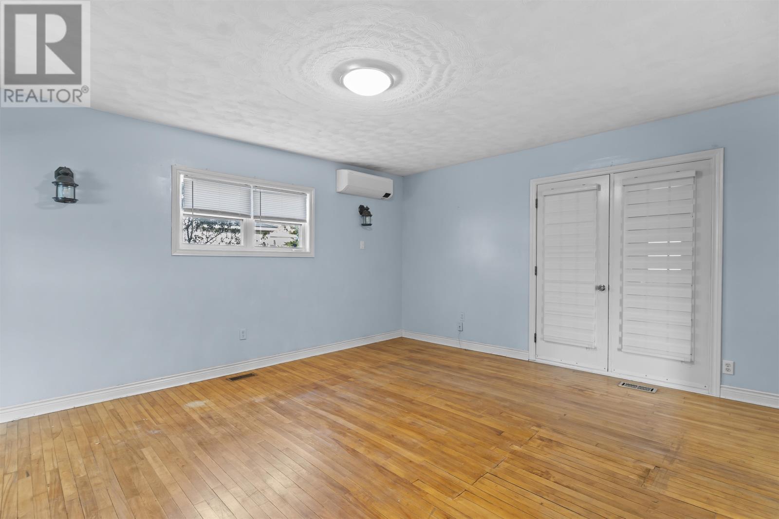 Property at 12 Victoria East Street image 4