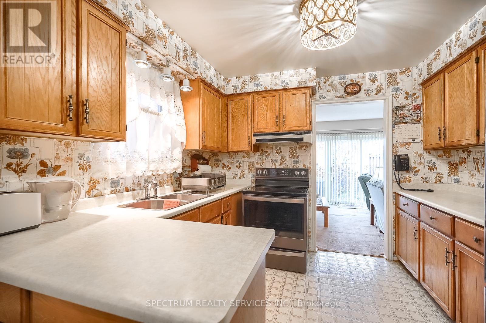 4302 Bacchus Crescent, Mississauga (Rathwood), Ontario  L4W 2Y3 - Photo 12 - W12166756