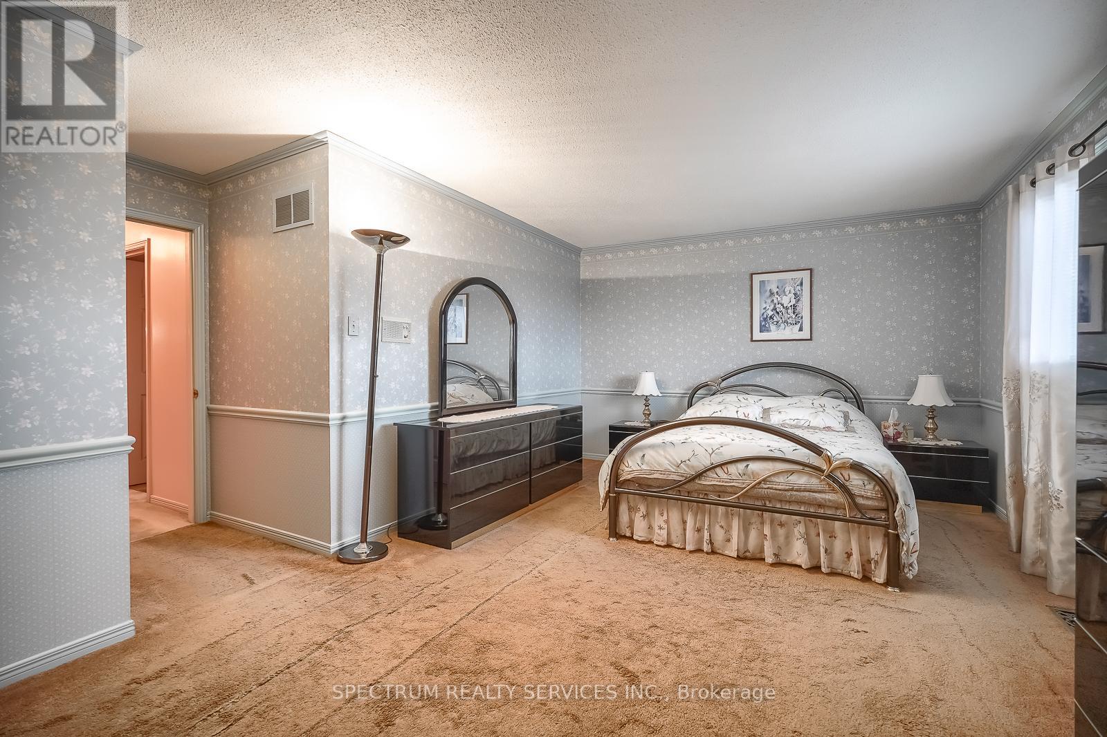 4302 Bacchus Crescent, Mississauga (Rathwood), Ontario  L4W 2Y3 - Photo 23 - W12166756