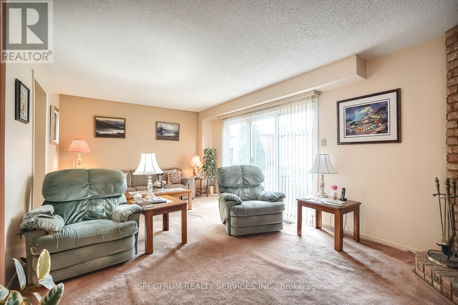 4302 Bacchus Crescent, Mississauga, Ontario  L4W 2Y3 - Photo 9 - W12166756