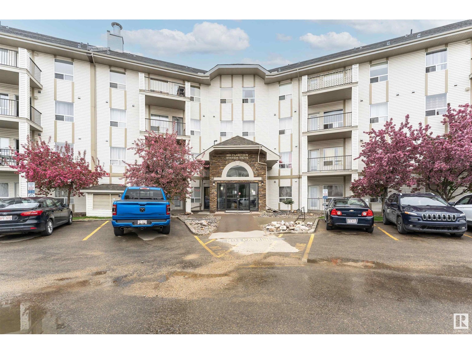 #2204 320 Clareview Station Dr Nw, Edmonton, Alberta  T5Y 0E5 - Photo 1 - E4438560
