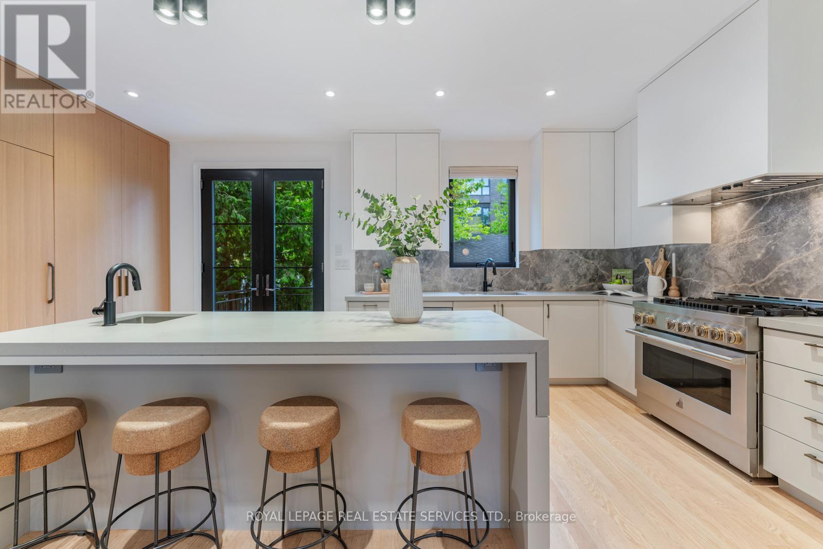 14 Lukow Terrace, Toronto, Ontario  M6R 3B8 - Photo 14 - W12173464