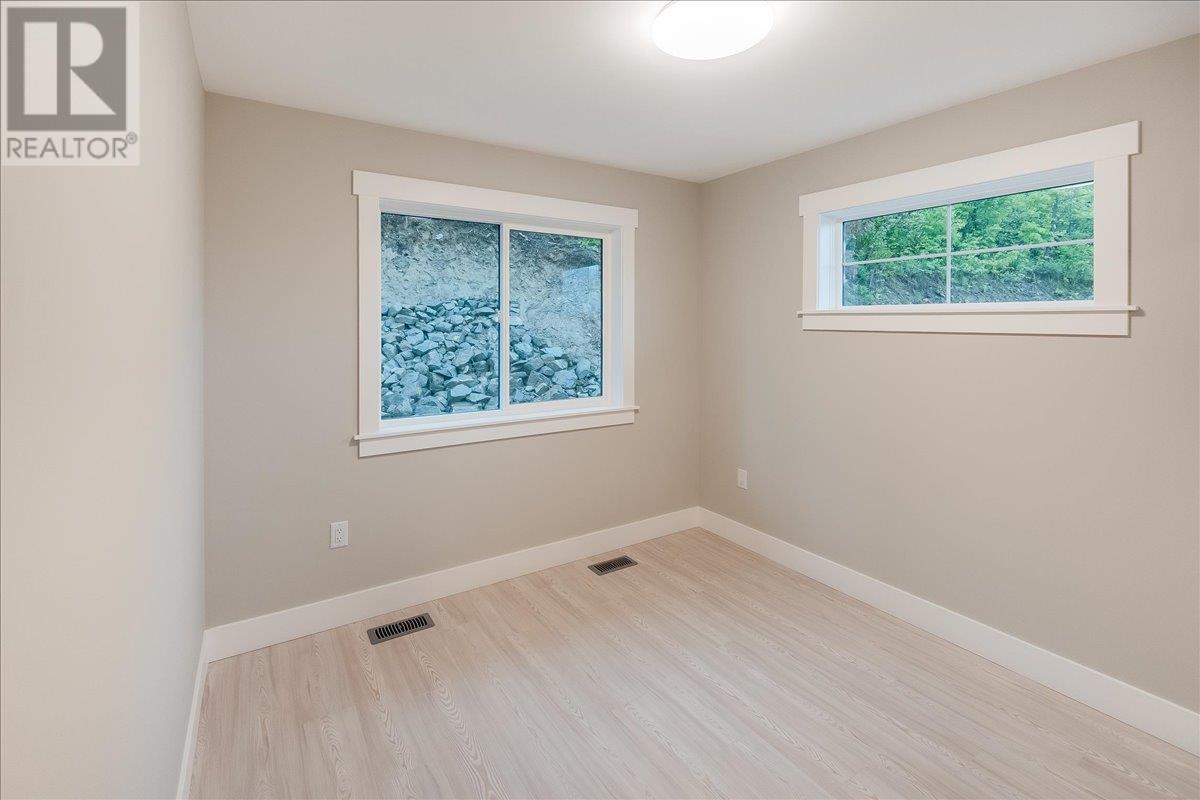 932-3 Redstone Drive, Rossland, BC V0G1Y0