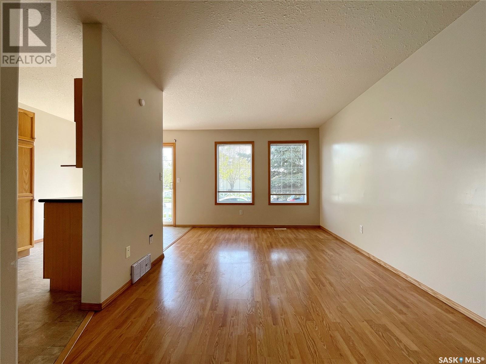 2 110 Keevil Crescent, Saskatoon, Saskatchewan  S7N 4L9 - Photo 4 - SK007156