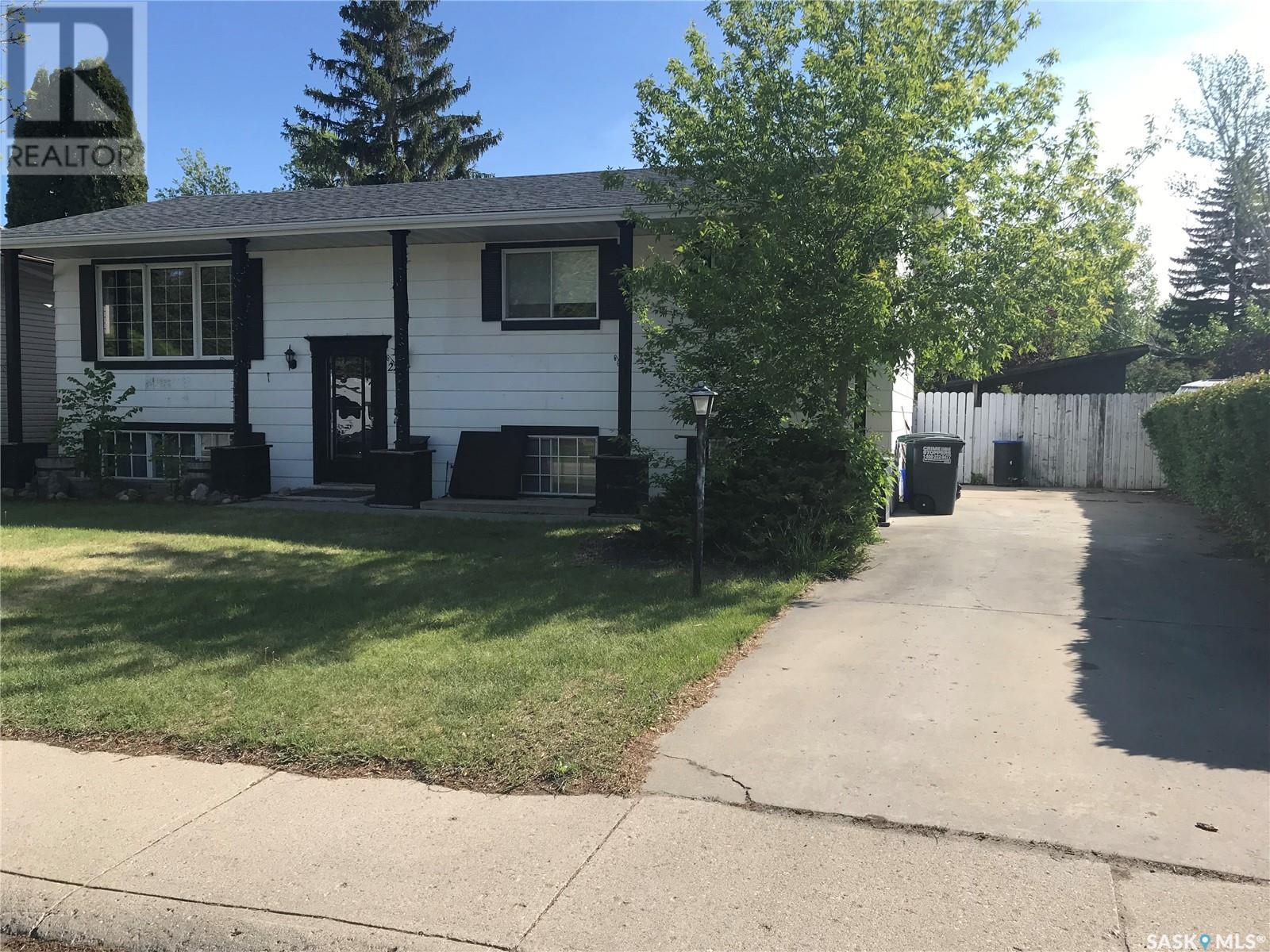 Property at 22 Peeling AVENUE image 1
