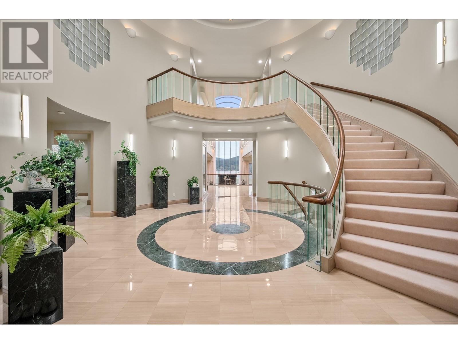 828 BEACHVIEW DRIVE, North Vancouver, British Columbia