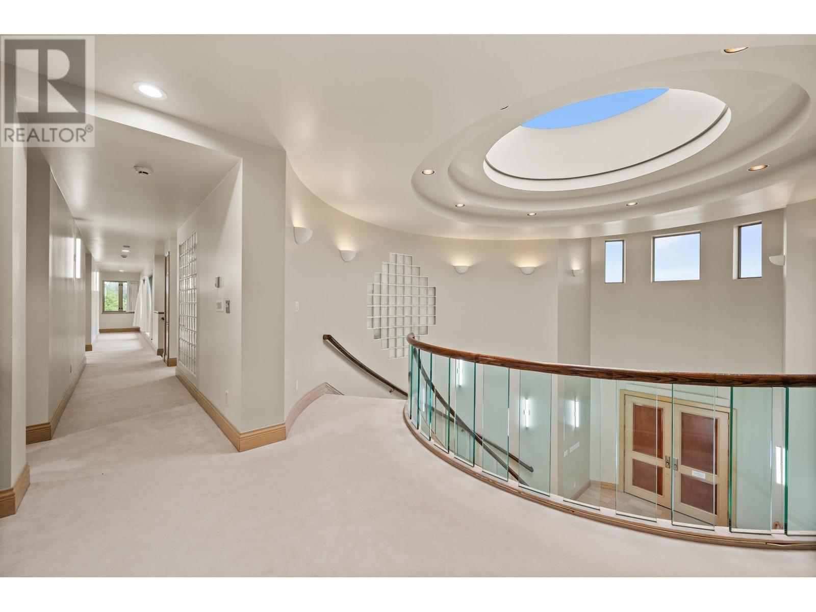 828 Beachview Drive, North Vancouver, British Columbia  V7G 1R1 - Photo 14 - R2931113