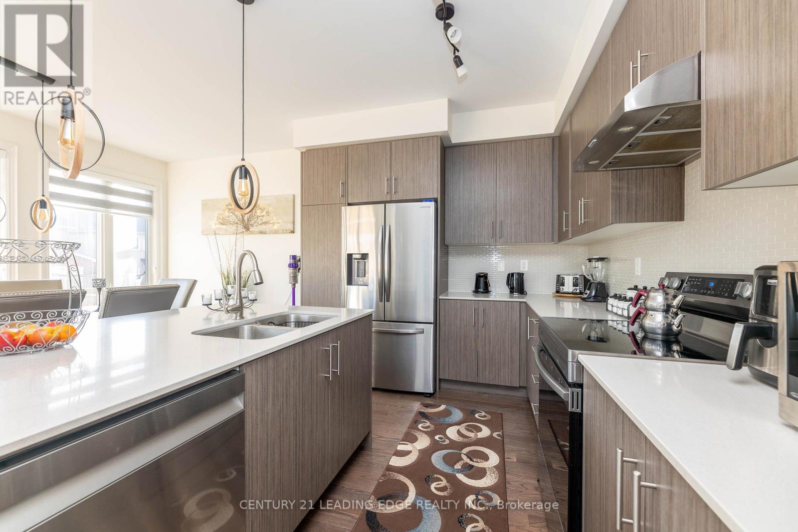 55 Bartram Crescent, Bradford West Gwillimbury, Ontario  L3Z 0T3 - Photo 10 - N12173515