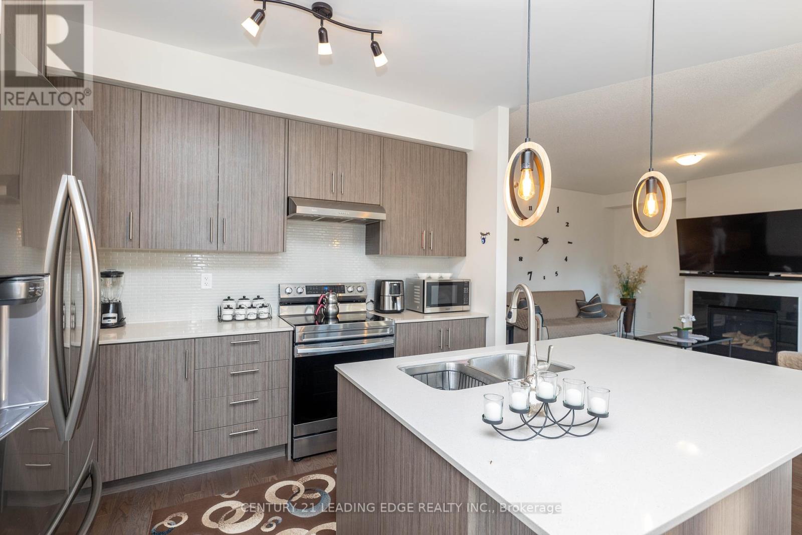 55 Bartram Crescent, Bradford West Gwillimbury, Ontario  L3Z 0T3 - Photo 15 - N12173515