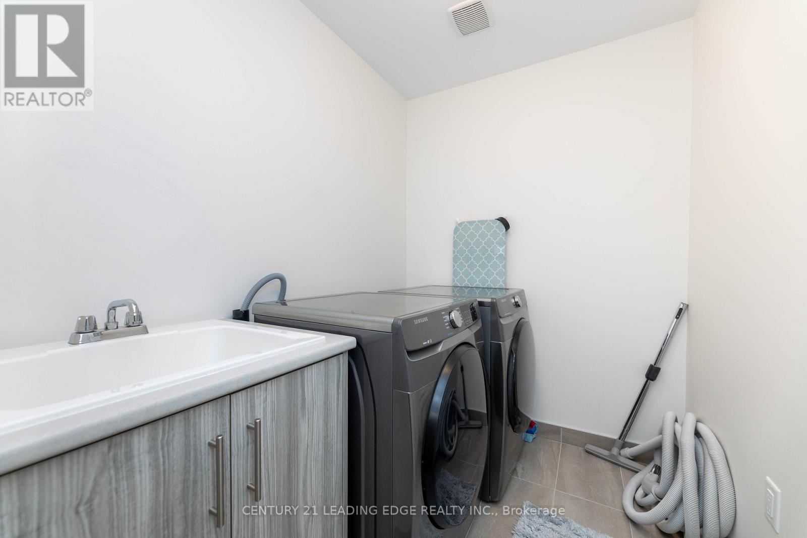 55 Bartram Crescent, Bradford West Gwillimbury, Ontario  L3Z 0T3 - Photo 23 - N12173515