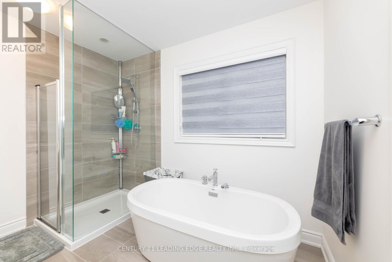 55 Bartram Crescent, Bradford West Gwillimbury, Ontario  L3Z 0T3 - Photo 28 - N12173515