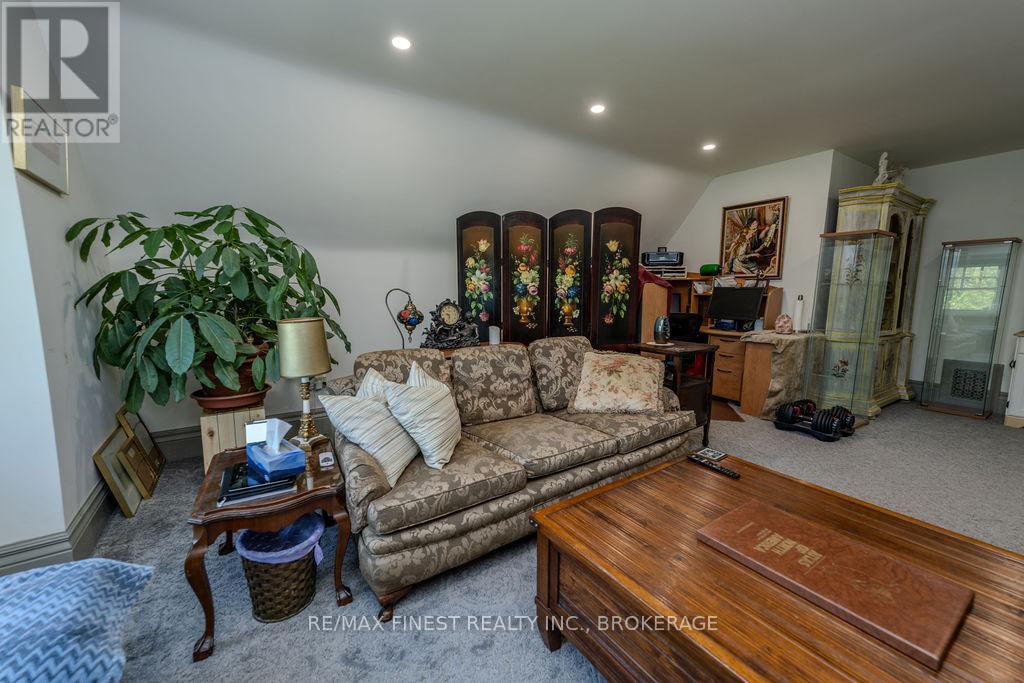 265 DUNDAS STREET W Greater Napanee (Greater Napanee)