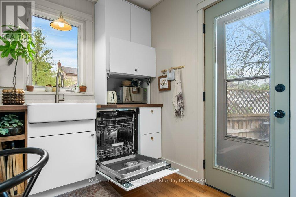 181 Russell Street, Kingston, Ontario  K7K 2G1 - Photo 14 - X12173587