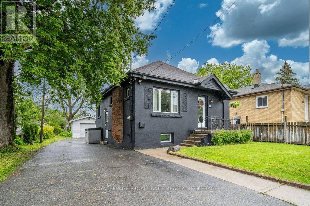 181 Russell Street, Kingston, Ontario  K7K 2G1 - Photo 2 - X12173587