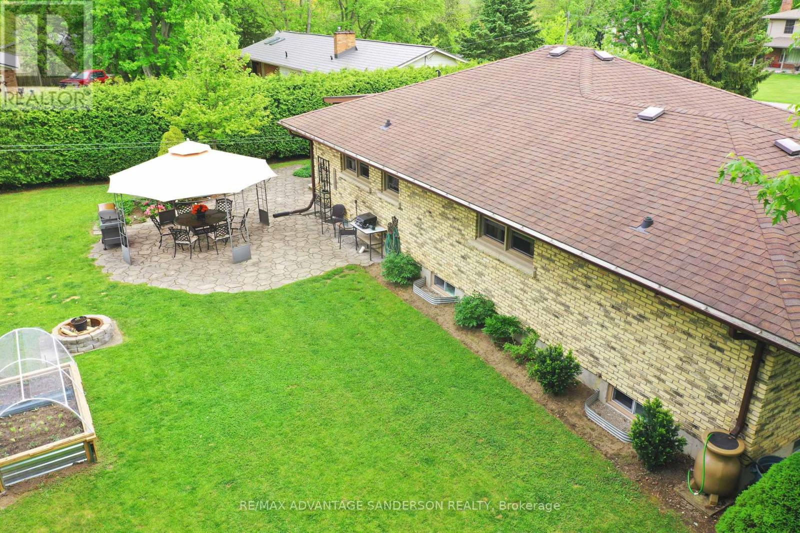 8 Currie Court, Middlesex Centre (Poplar Hill), Ontario  N0M 2A0 - Photo 12 - X12173591
