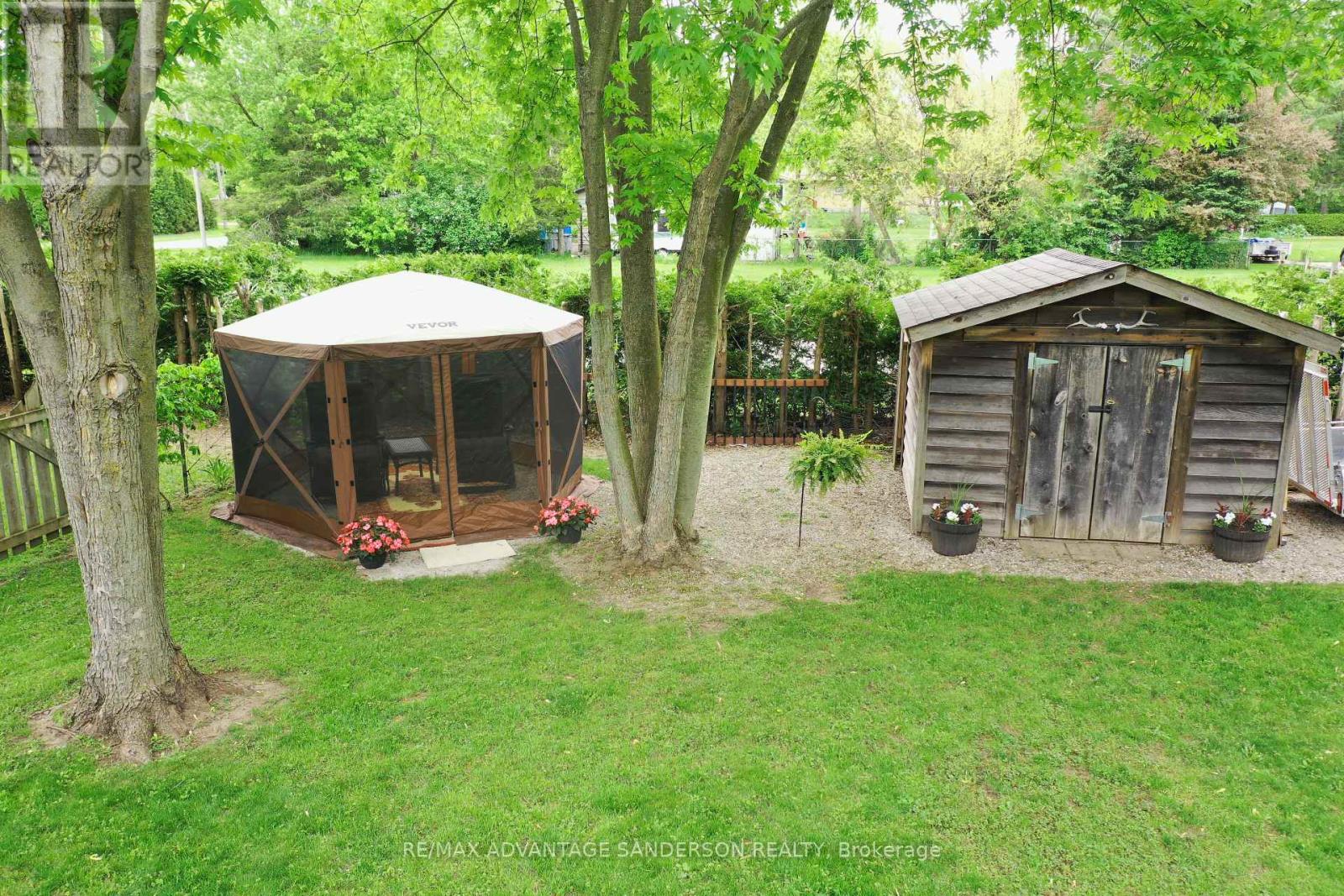 8 Currie Court, Middlesex Centre (Poplar Hill), Ontario  N0M 2A0 - Photo 14 - X12173591